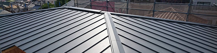 デザイン性も高い軽量で耐久性の高いガルバリウム鋼板が主流