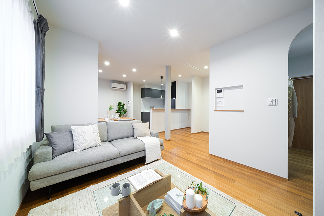 【せやまどりNo.107】「ムダを削って「収納力」を最大化させた”完璧”な回遊動線の家」の間取り図 | LDK