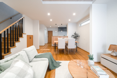 【せやまどりNo.110】「間口6.5mの狭小土地に、明るく開放的な1階リビングと 和室＆書斎スペースを実現したお手本の家」の間取り図 | LDK